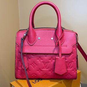 Authentic
Louis Vuitton LV Pont Cross body Monogram Empreinte Handbag in Poppy
